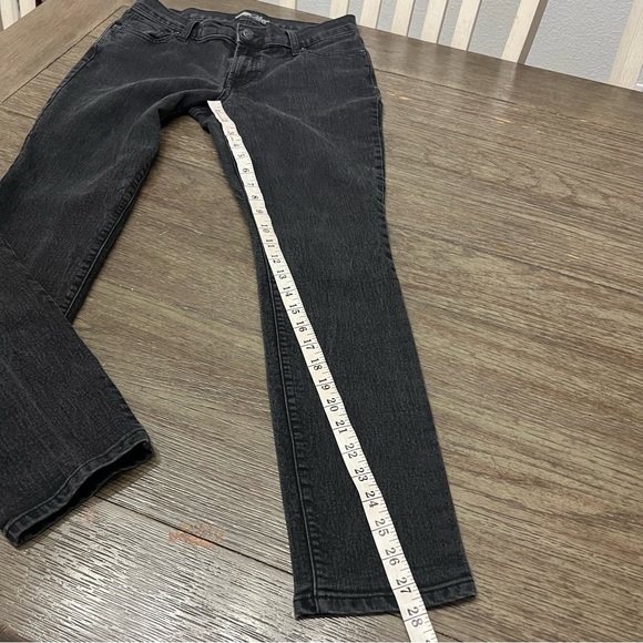 Old Navy The Flirt black skinny jeans - Picture 5 of 8